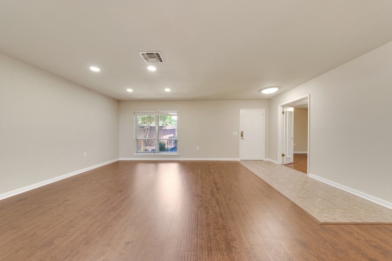 4026 Barrington St #1 - Photo 4 of 27