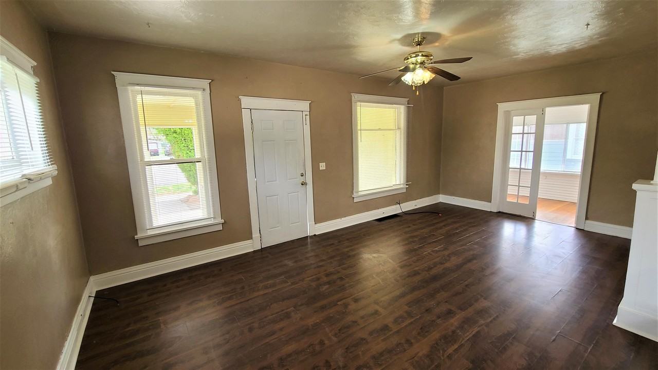 139 North Ash Street #1 - Photo 3 of 15