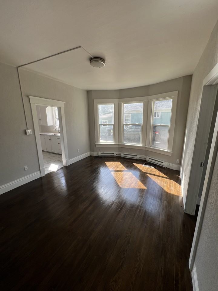 420 Lincoln St #420 - Photo 2 of 9