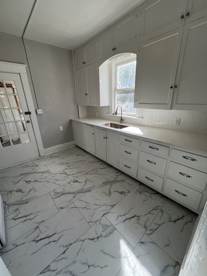 420 Lincoln St #420 - Photo 3 of 9