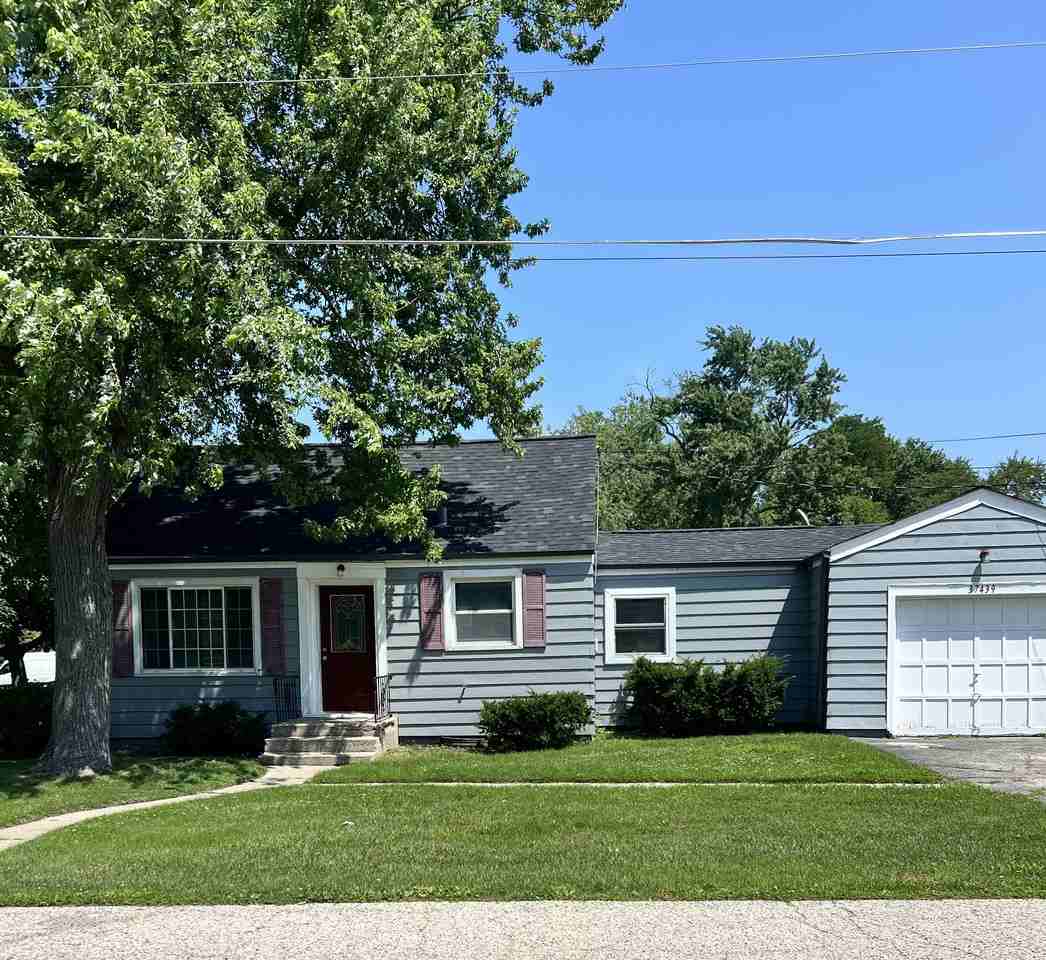 37439 N Lake Shore Dr #1 - Photo 2 of 10