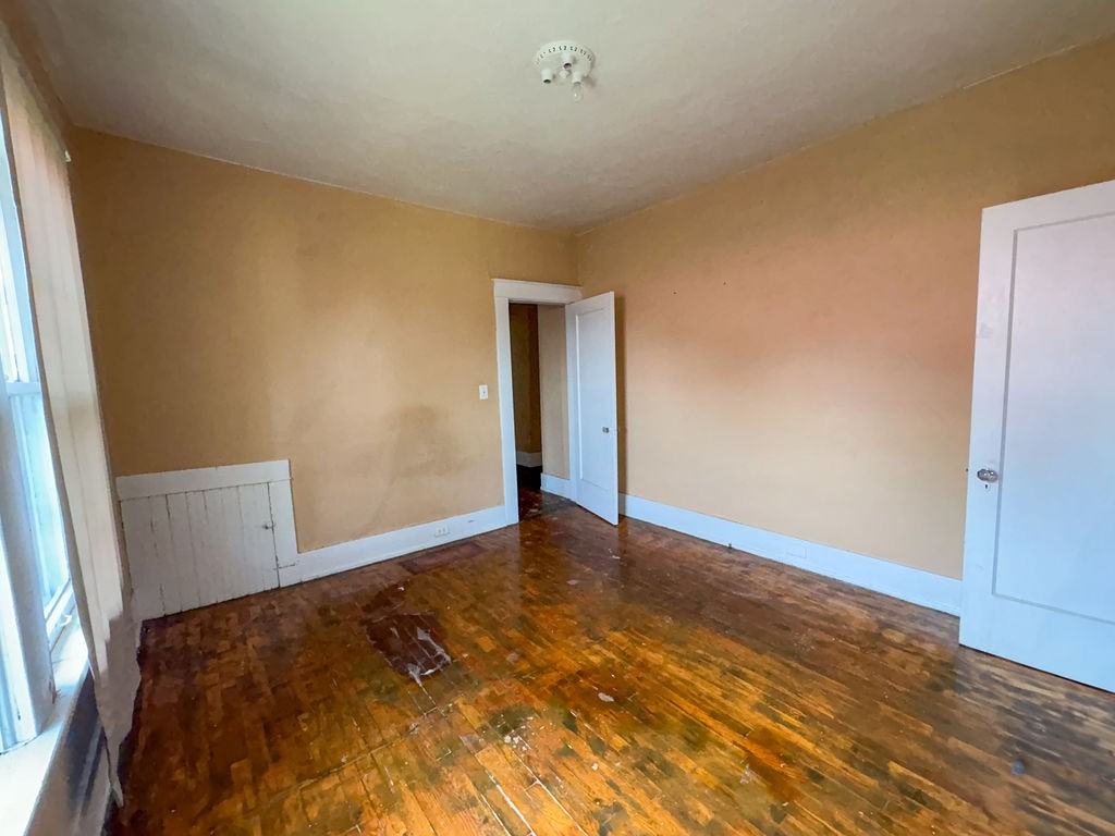 921 Valley Road Place #1 - Photo 3 of 14