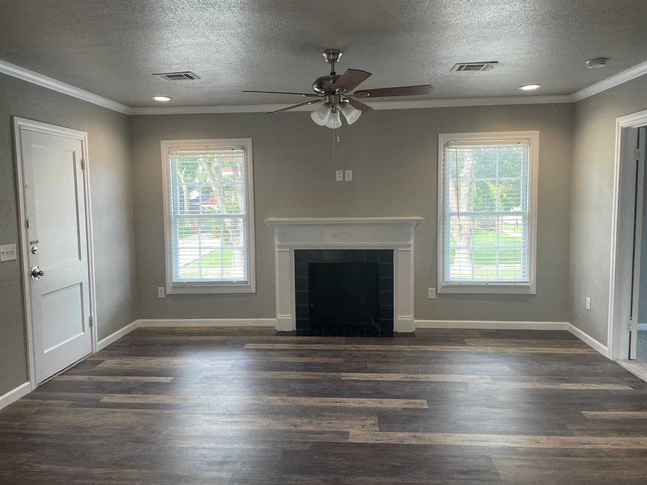 802 1/2 Nw 15th St #1 - Photo 6 of 35