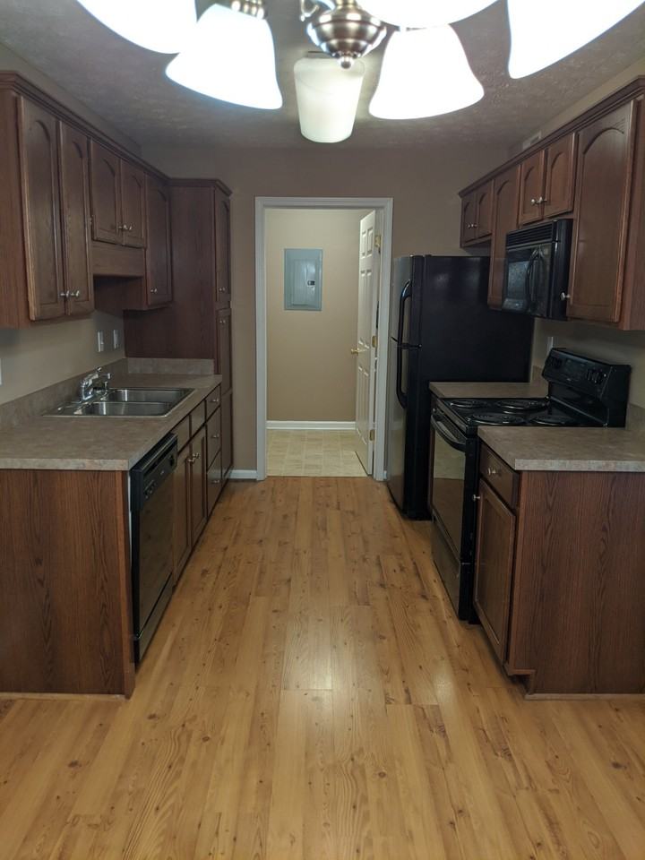 10501 Chariot Run Ct #10501-201 - Photo 4 of 25