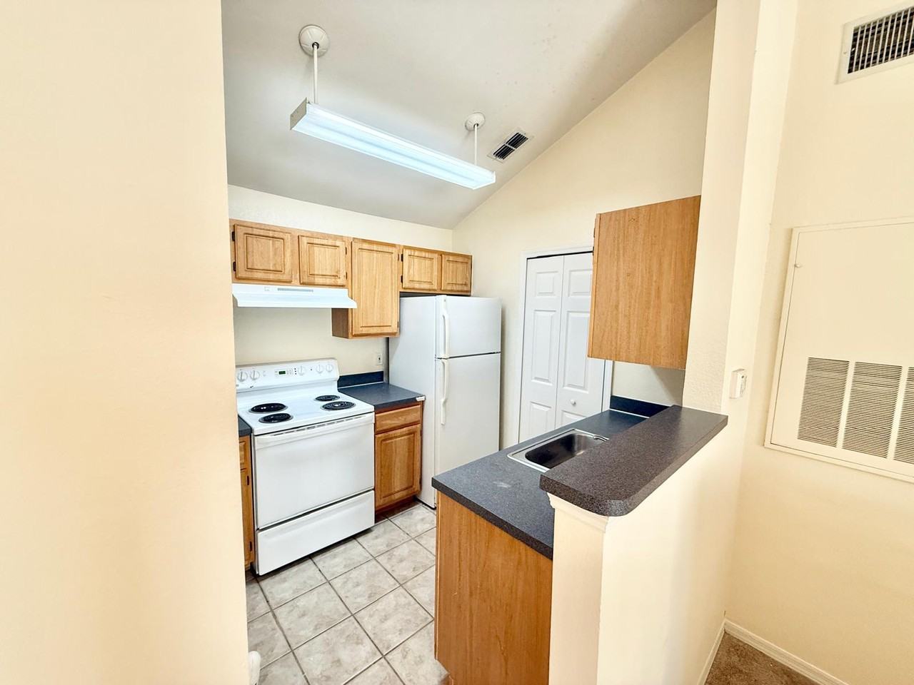 3202 Parkchester Square Blvd #205 - Photo 5 of 11