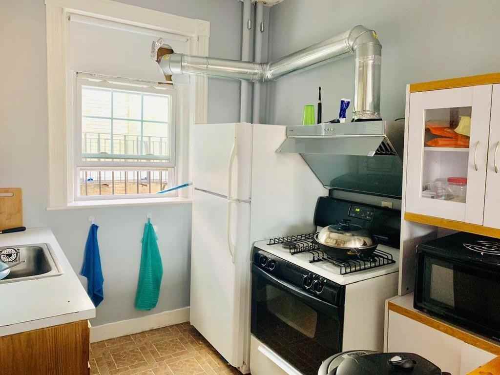 78 Glenville Avenue #14 - Photo 3 of 9