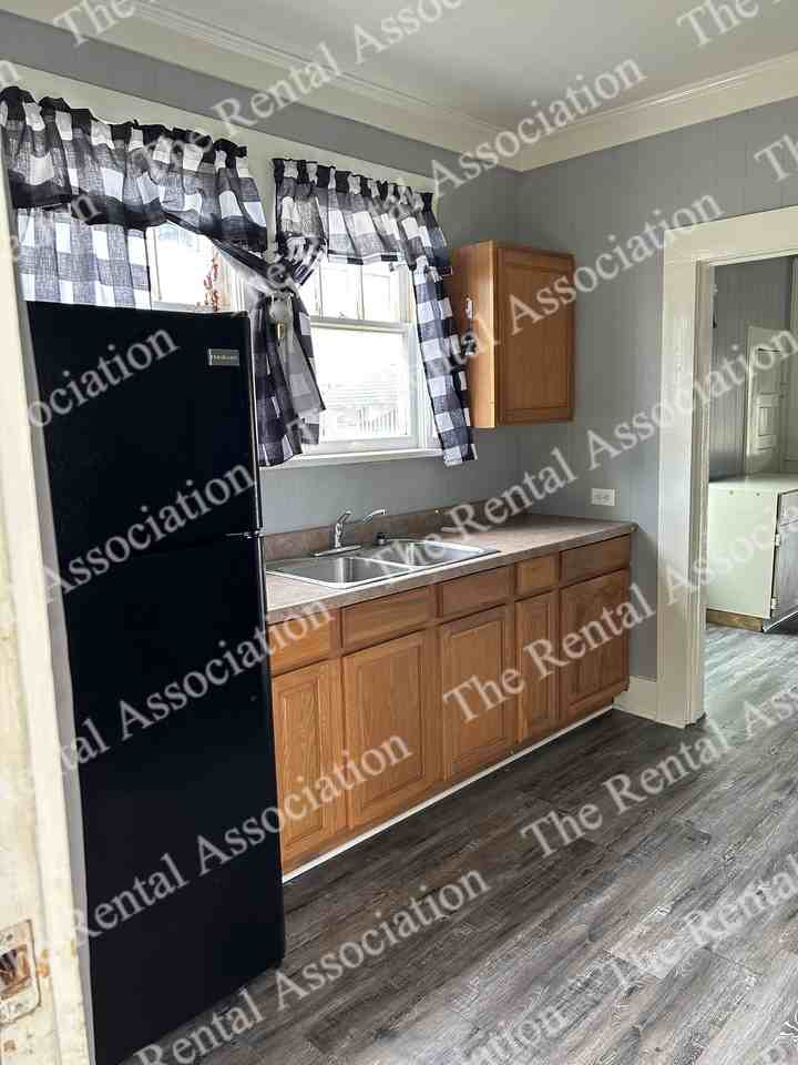 212 South Bonner Street #1 - Photo 2 of 8