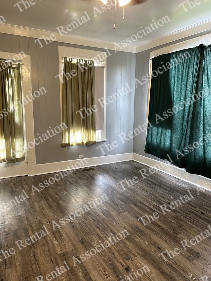 212 South Bonner Street #1 - Photo 4 of 8