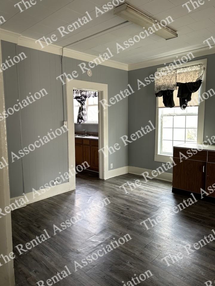 212 South Bonner Street #1 - Photo 6 of 8