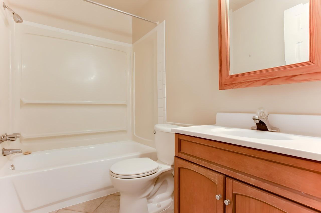 2395 3rd St Nw #103 - Photo 3 of 24