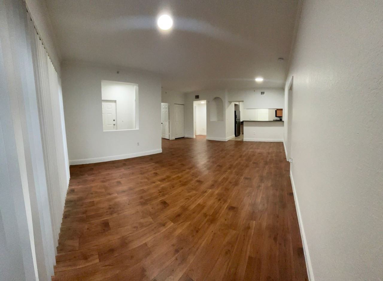 10218 Nw 33rd St - Photo 4 of 15