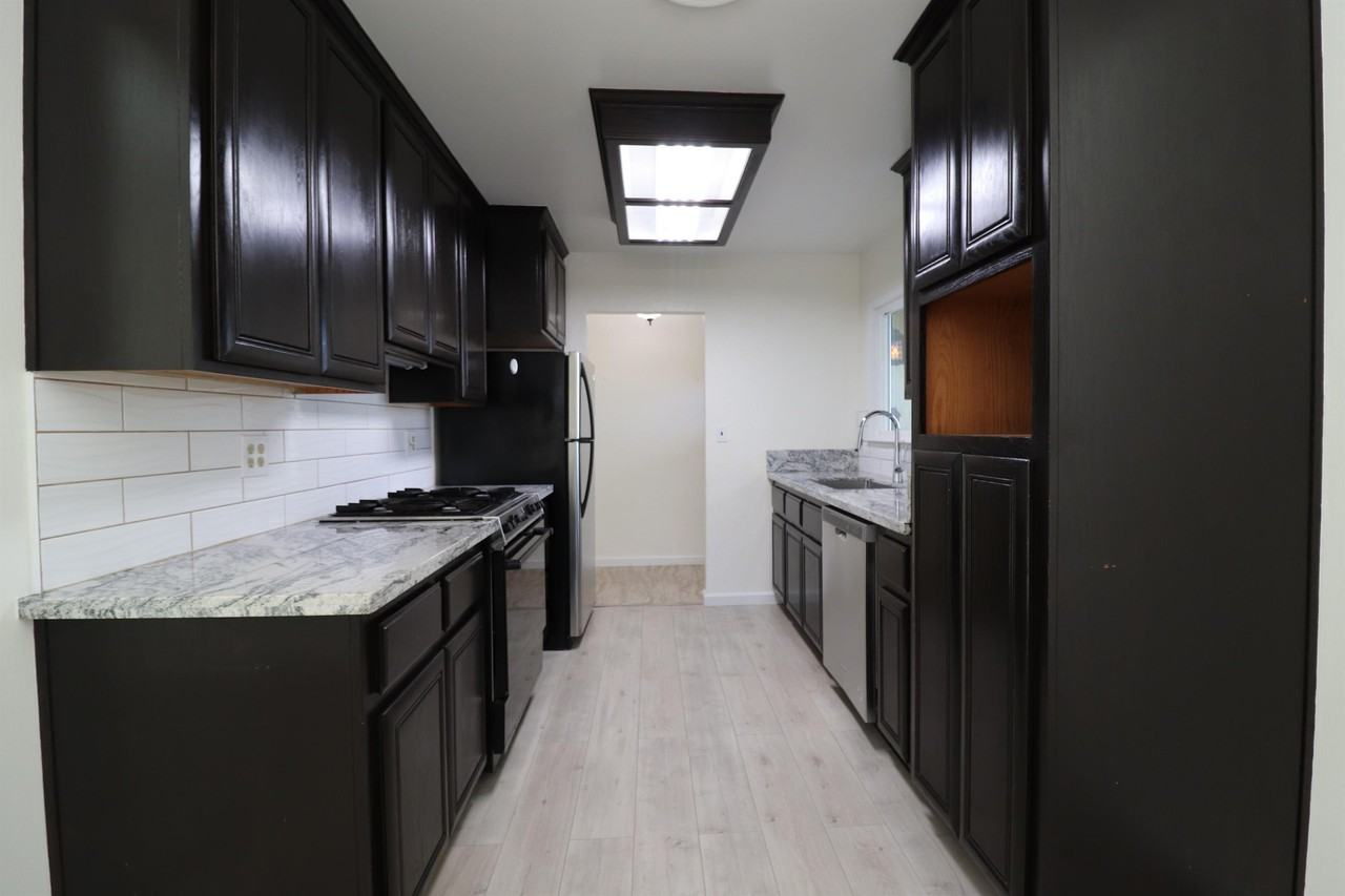 1086 Springfield Dr #1 - Photo 2 of 10