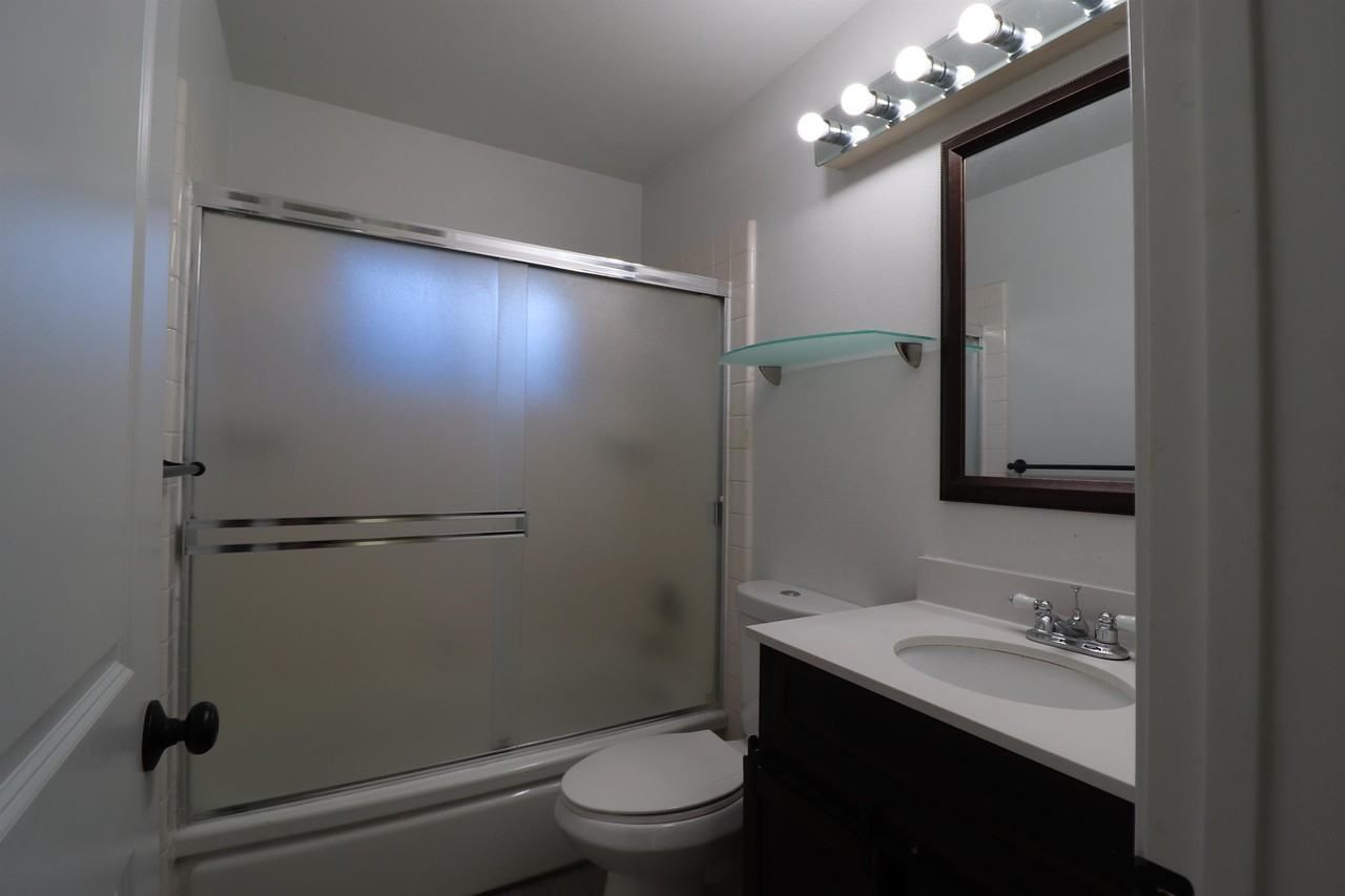 1086 Springfield Dr #1 - Photo 7 of 10