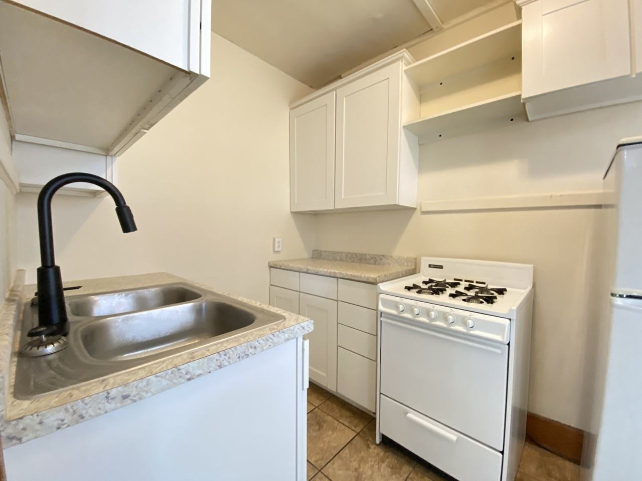 603 1st St Sw #103 - Photo 5 of 14