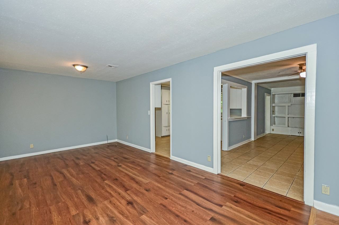 4244 Sunshine Dr #1 - Photo 3 of 30