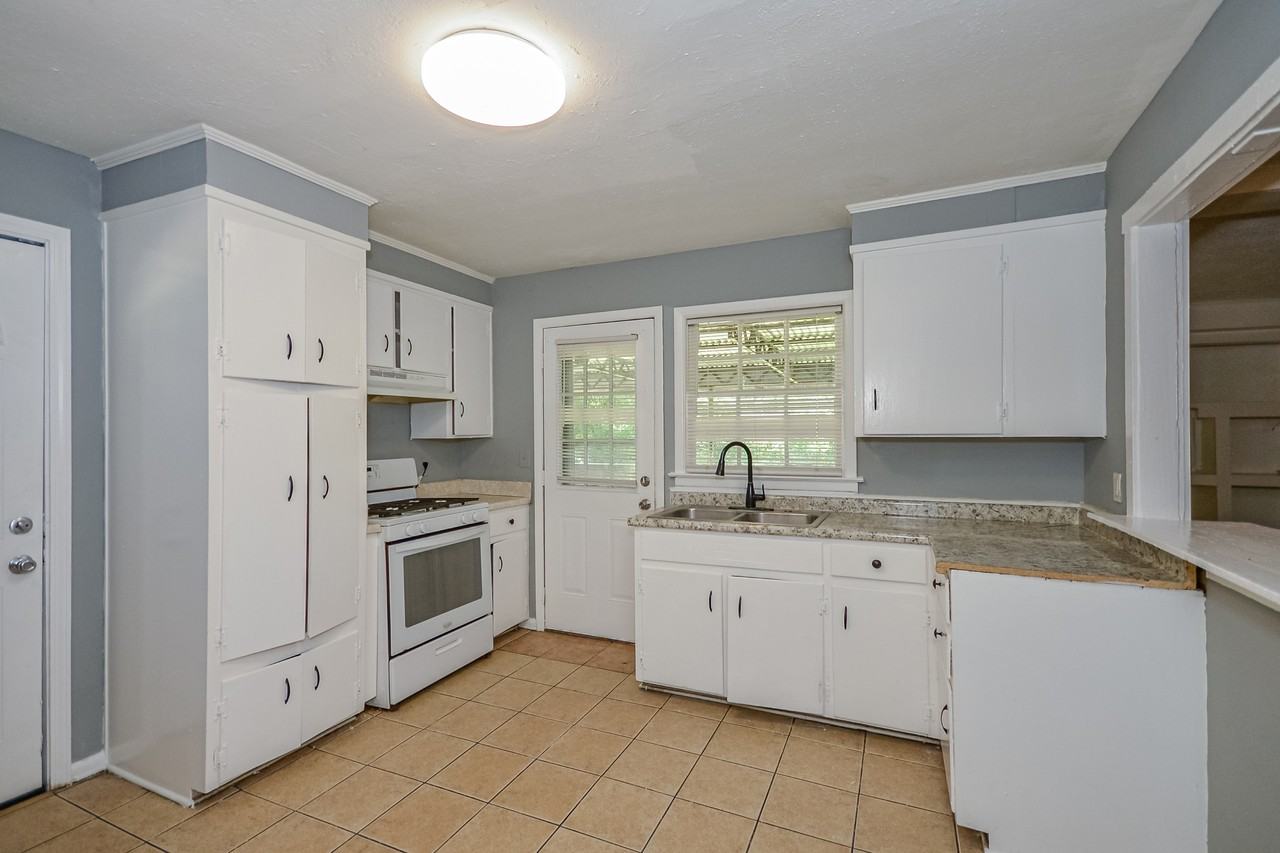 4244 Sunshine Dr #1 - Photo 5 of 30