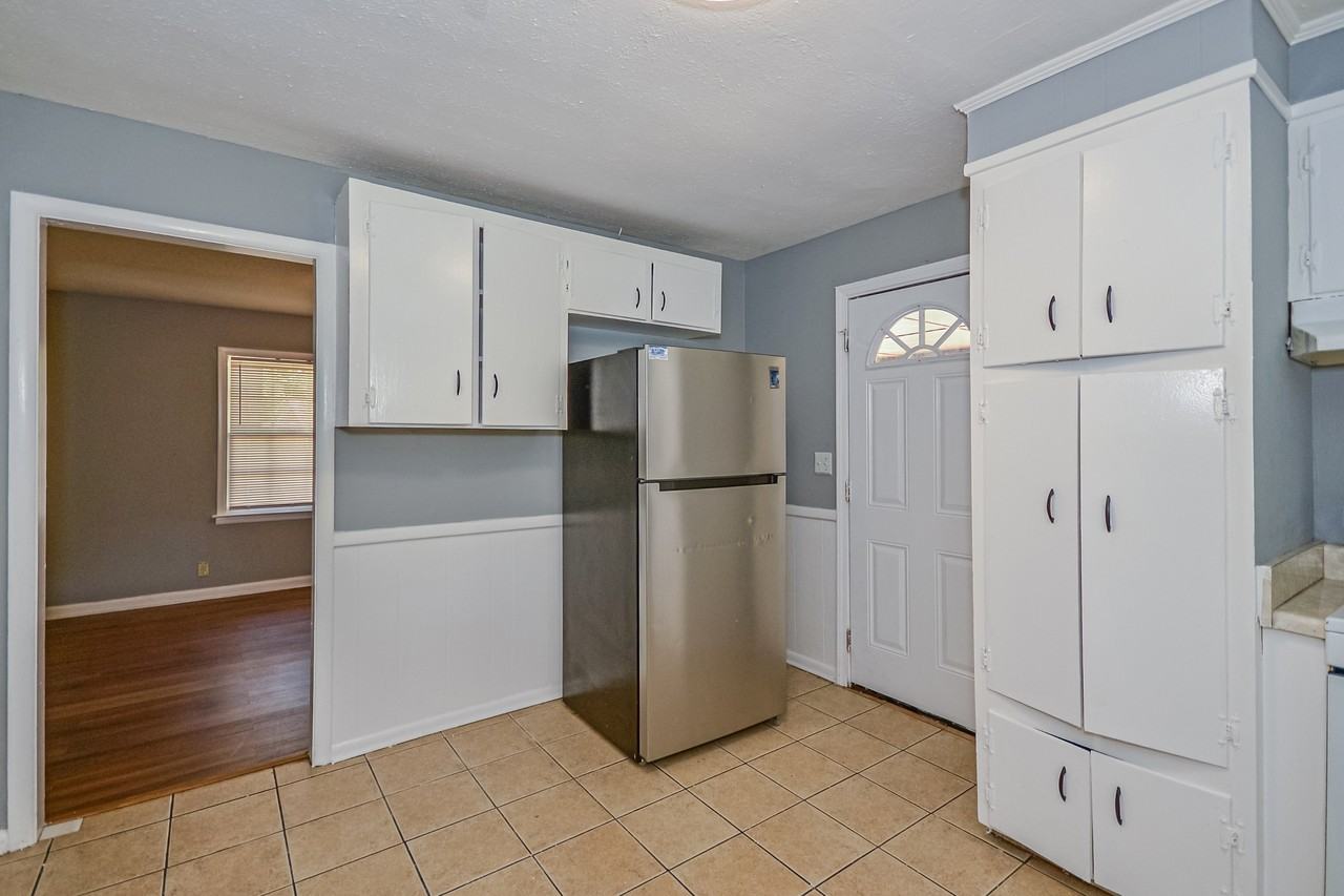 4244 Sunshine Dr #1 - Photo 6 of 30