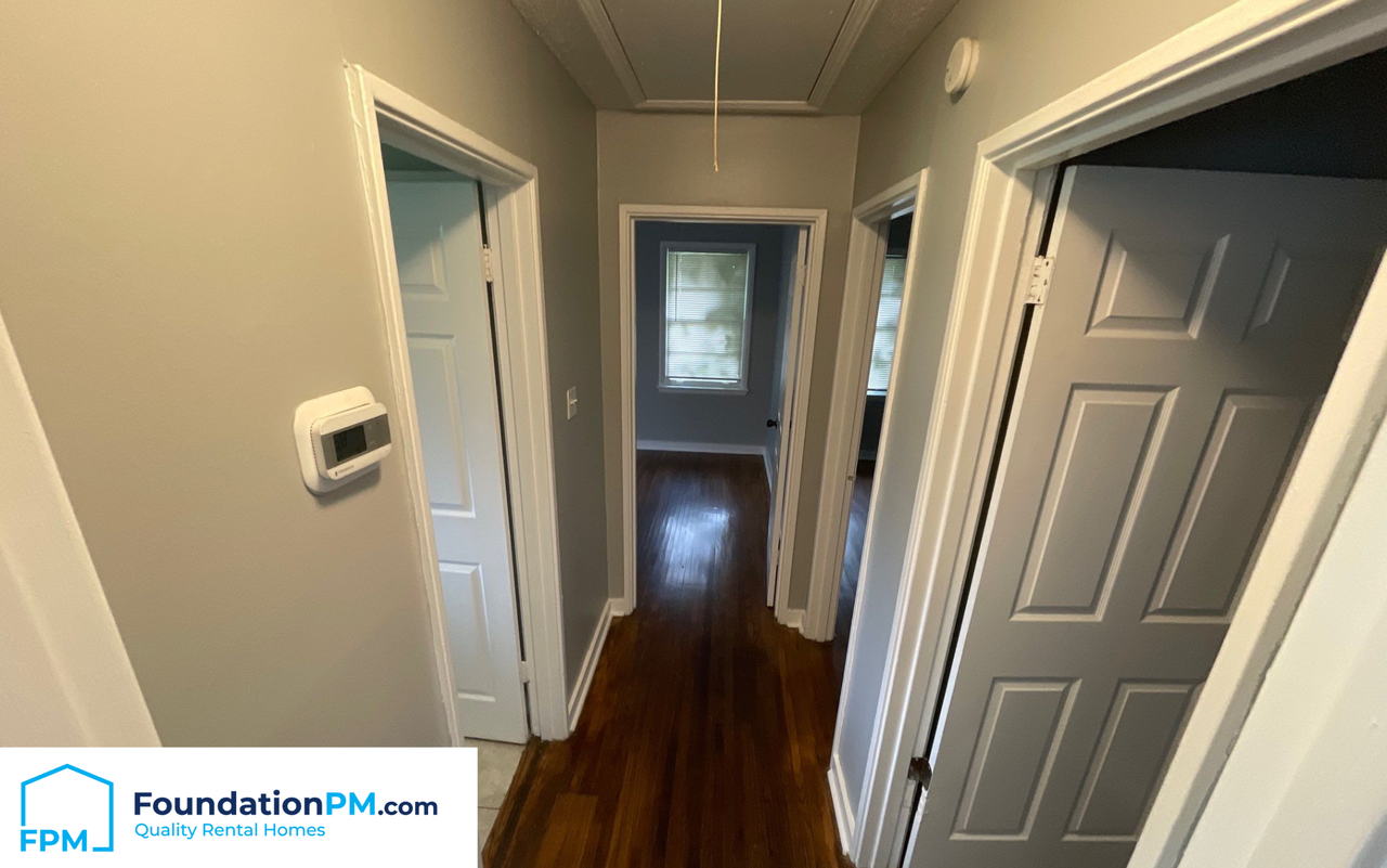 3342 Ashland St #1 - Photo 5 of 9