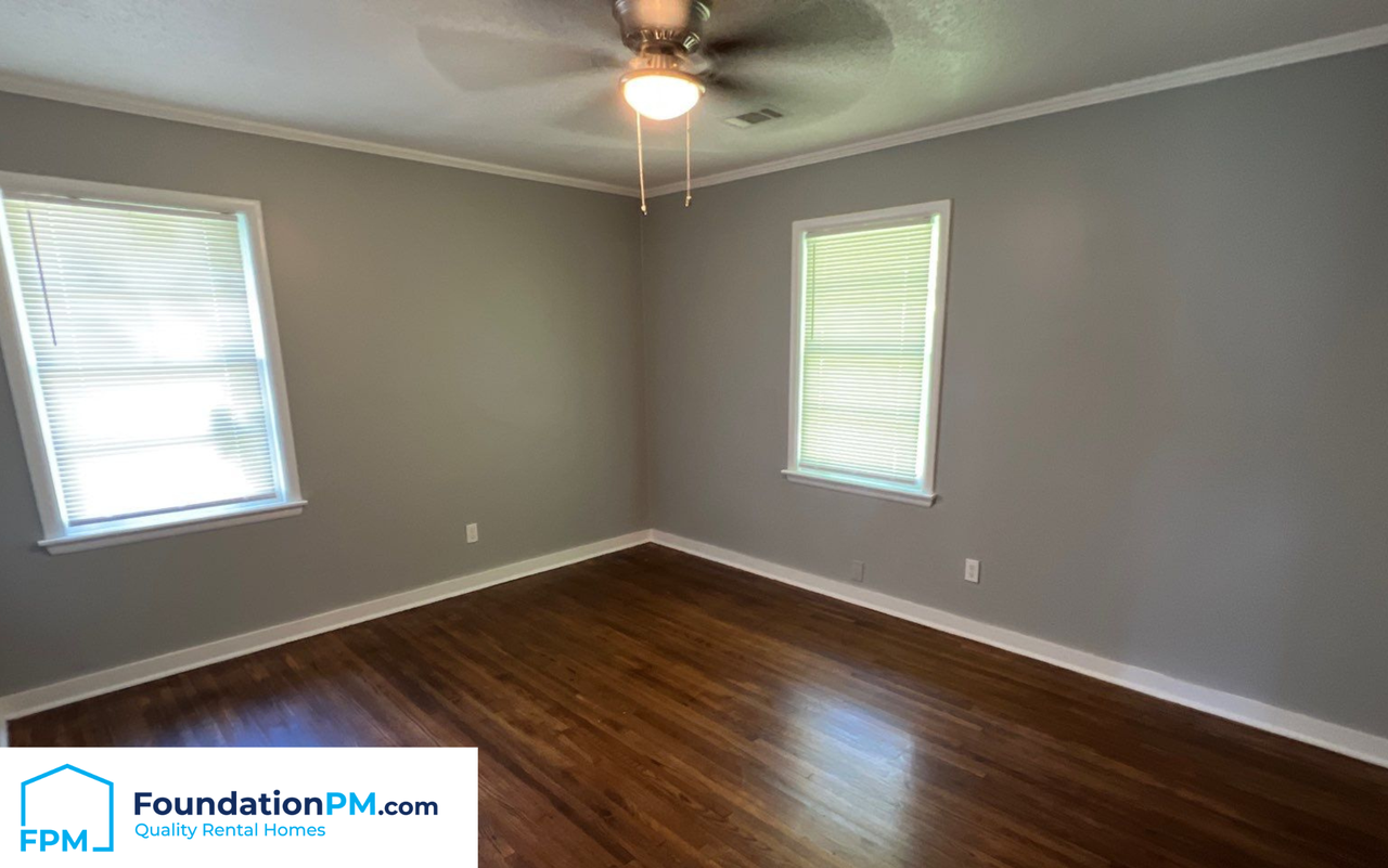 3342 Ashland St #1 - Photo 6 of 9