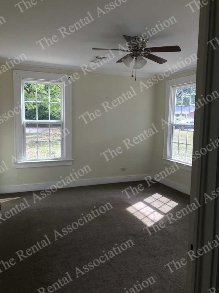 1202 North Mcguire Avenue #1 - Photo 4 of 10