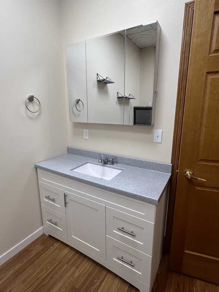 102 2nd Ave Sw #6 - Photo 5 of 11