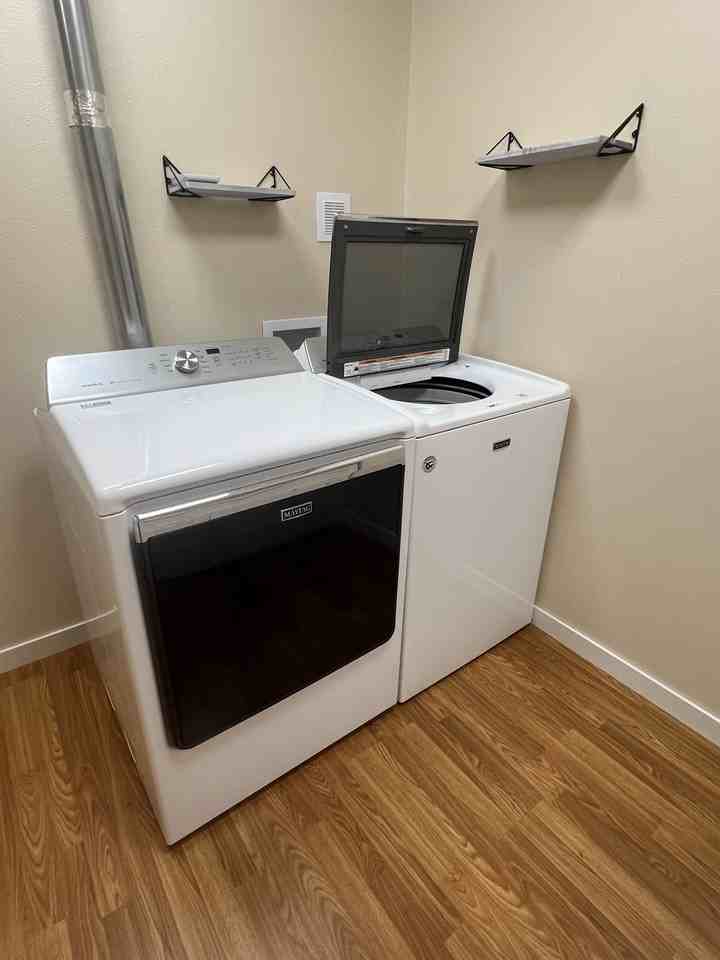 102 2nd Ave Sw #6 - Photo 6 of 11