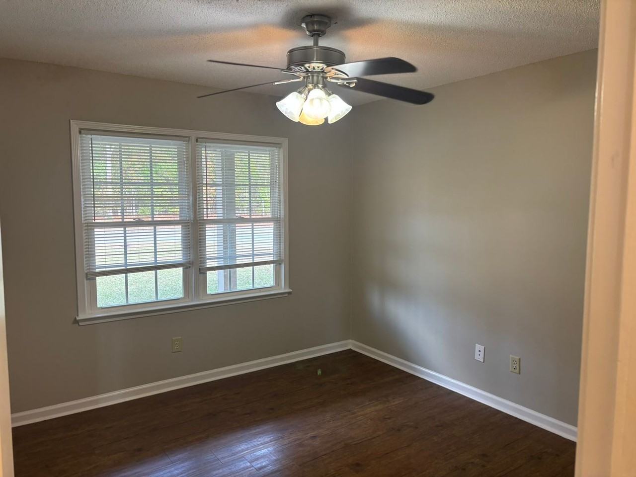 602 Georgia Avenue - Photo 4 of 11