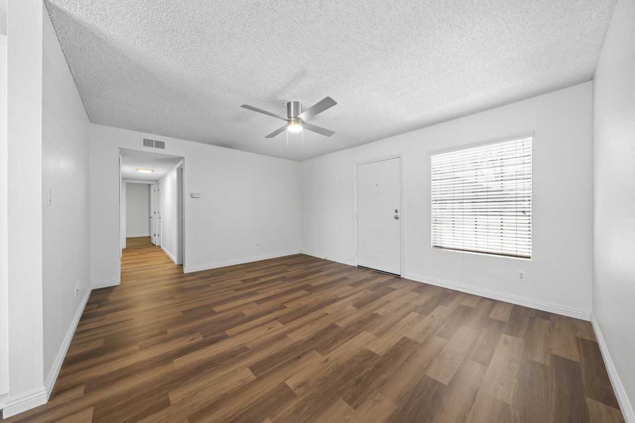 7614 Parkway Dr #2N - Photo 5 of 16