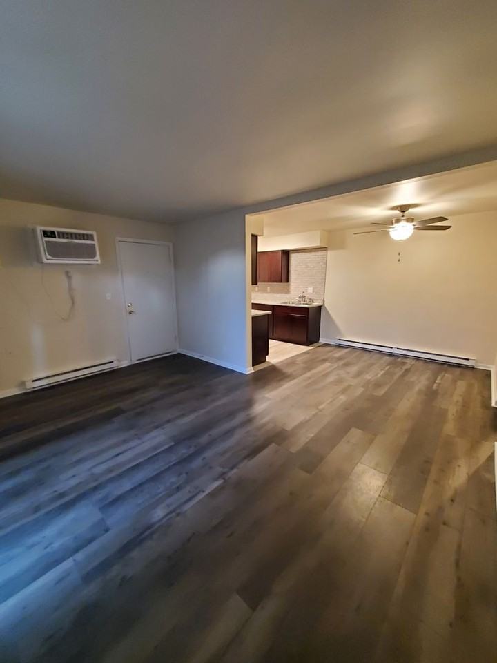 Cherryvale N Blvd, 7572 - Photo 2 of 18