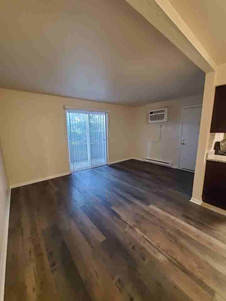 Cherryvale N Blvd, 7572 - Photo 3 of 18