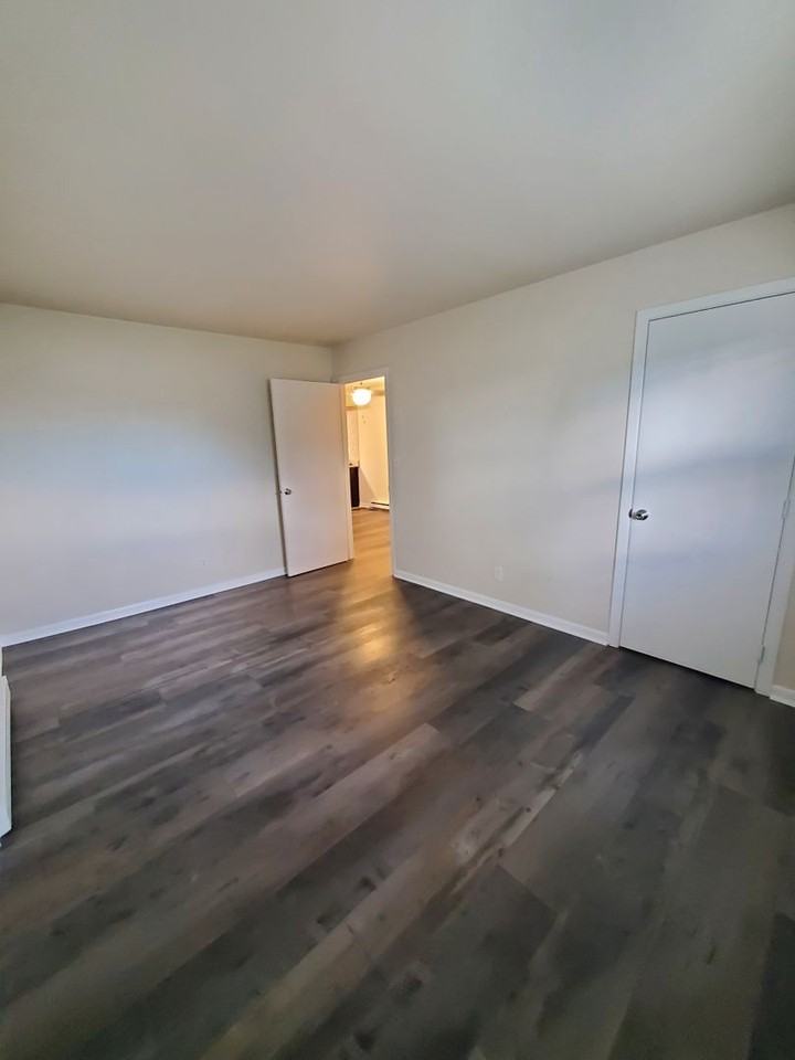 Cherryvale N Blvd, 7572 - Photo 6 of 18