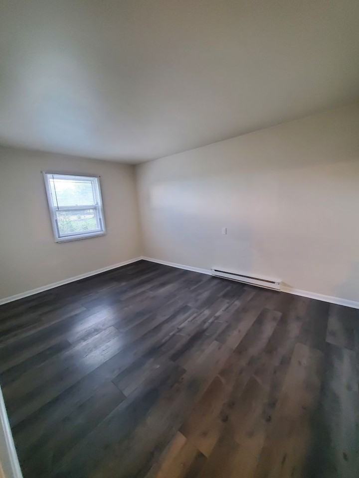 Cherryvale N Blvd, 7572 - Photo 7 of 18