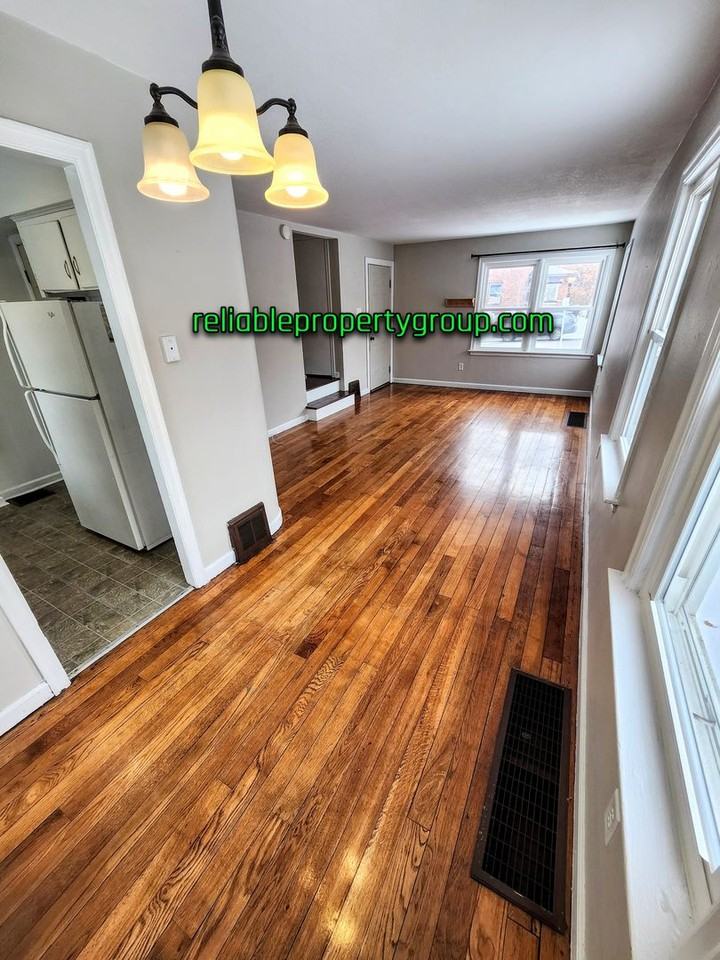 1840 Kentucky Avenue - Photo 3 of 12