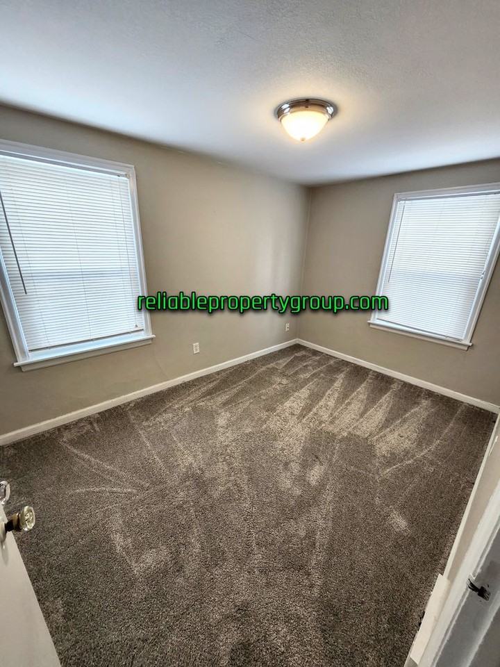 1840 Kentucky Avenue - Photo 7 of 12