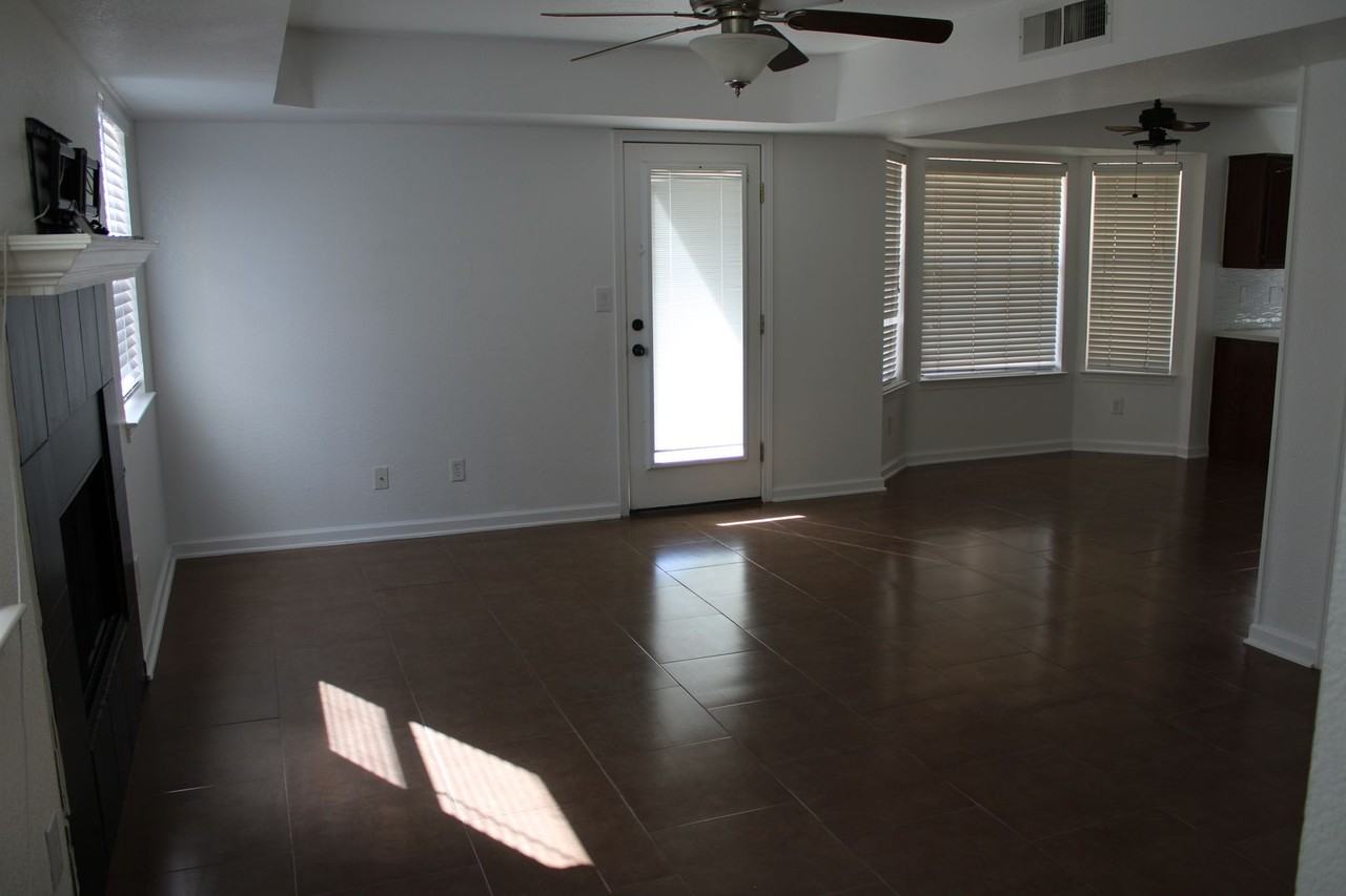 12516 Twin Leaf Dr - Photo 3 of 26