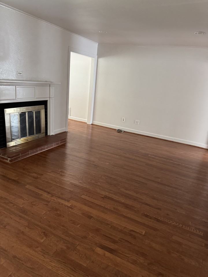 3525 Stadium Dr - Photo 2 of 20