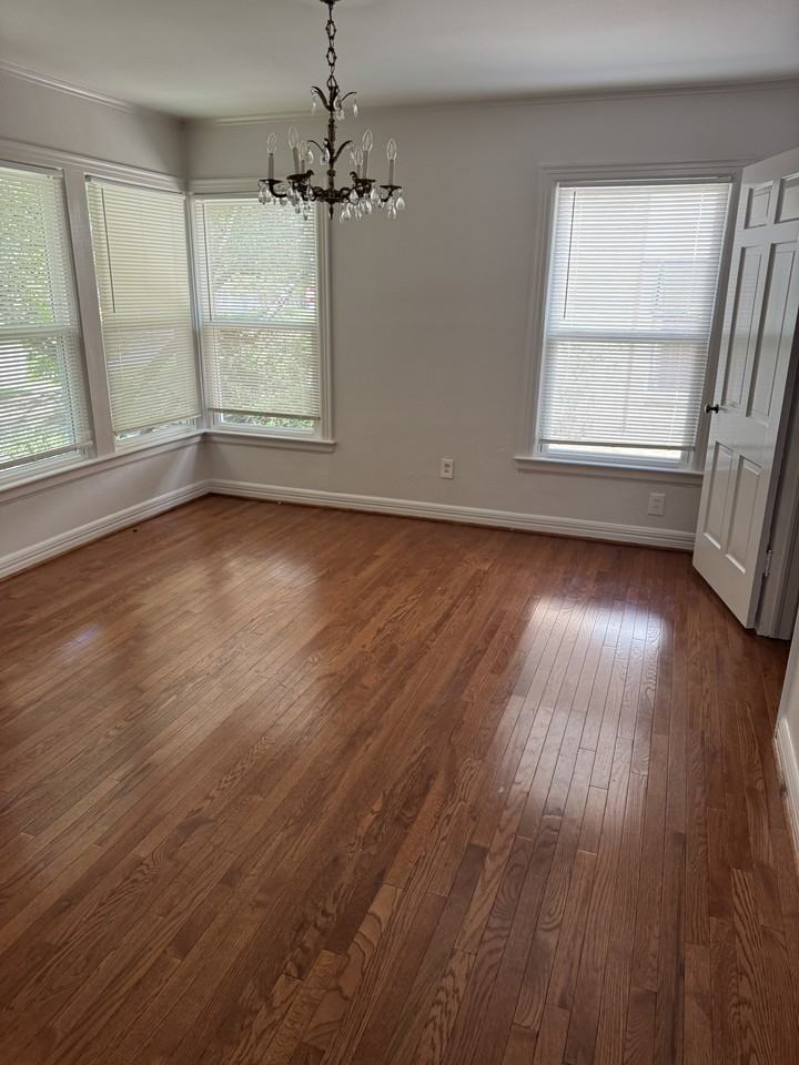 3525 Stadium Dr - Photo 3 of 20