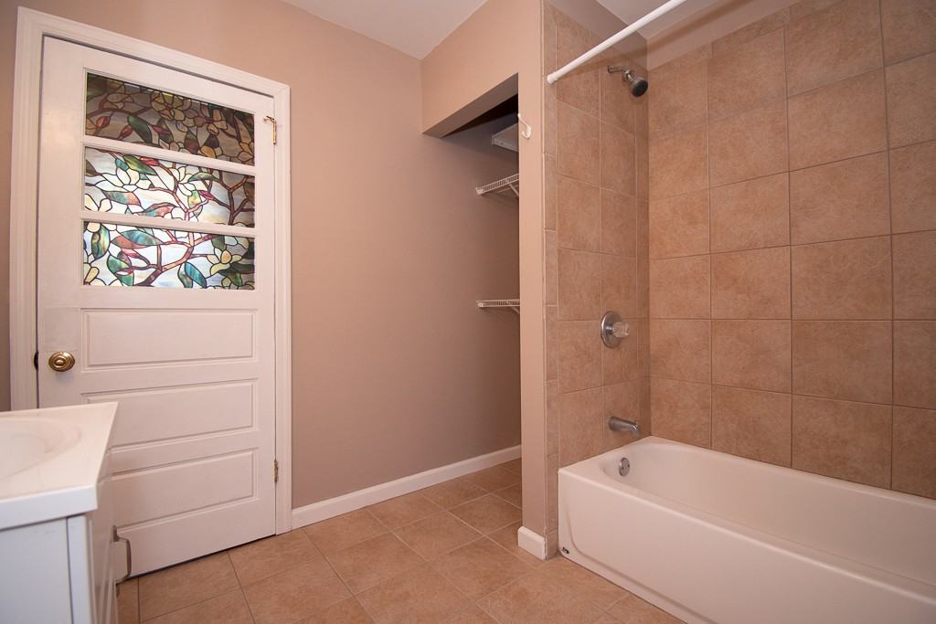 211 Front St #3 - Photo 4 of 10