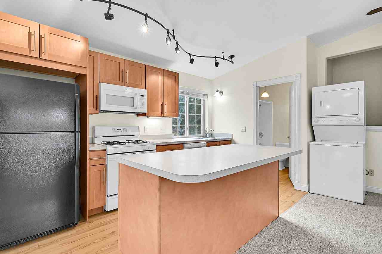 50 Spruce Dr #1 - Photo 2 of 32