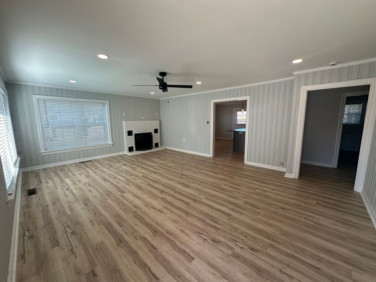 701 Eastwood Rd - Photo 3 of 30