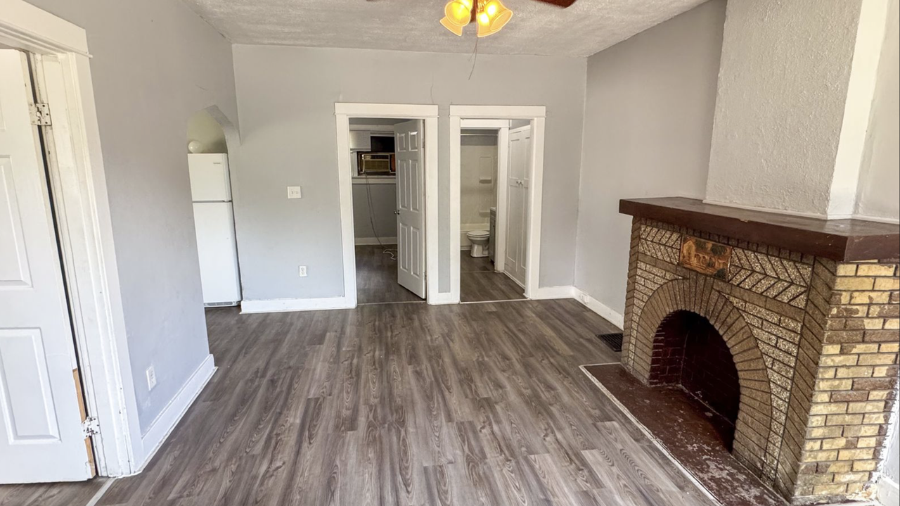 516 Anna Street #516 - Photo 3 of 9