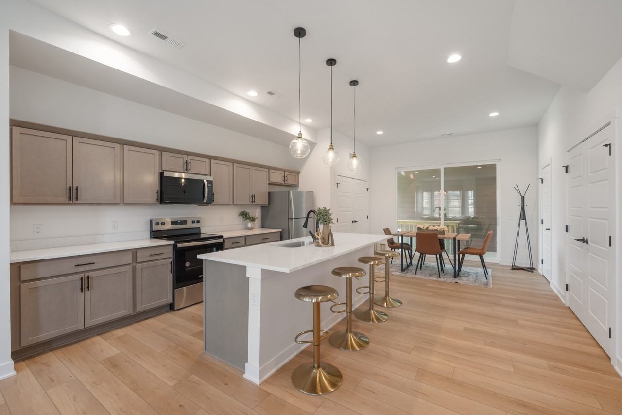 1121 Sw 11th St #1 - Photo 3 of 49