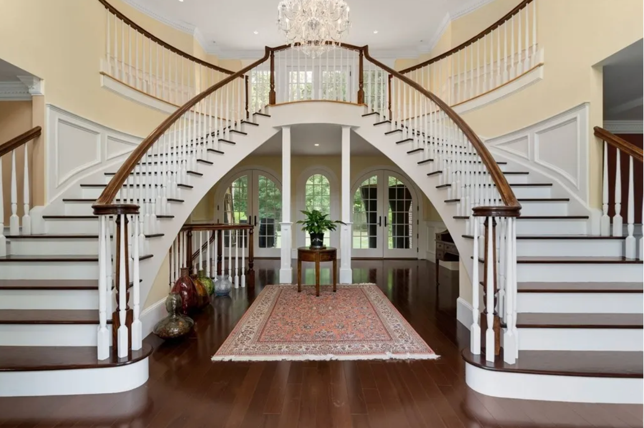 65 Forest Ave - Photo 2 of 14