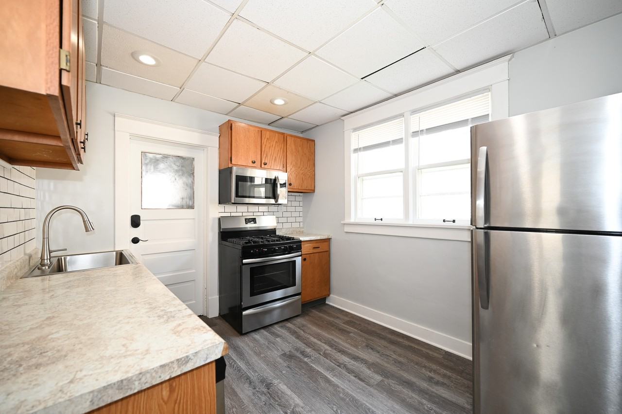 7 11th Ave Sw #1 - Photo 2 of 18