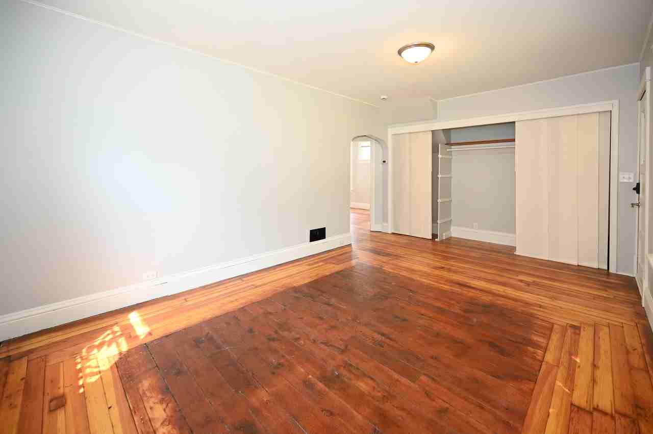 7 11th Ave Sw #1 - Photo 6 of 18