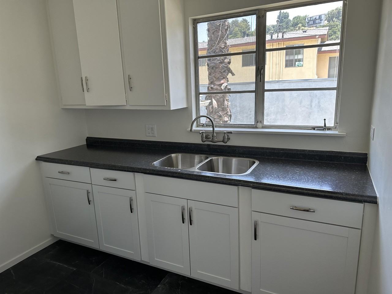 1843 Linda Rosa Avenue #1 - Photo 5 of 11