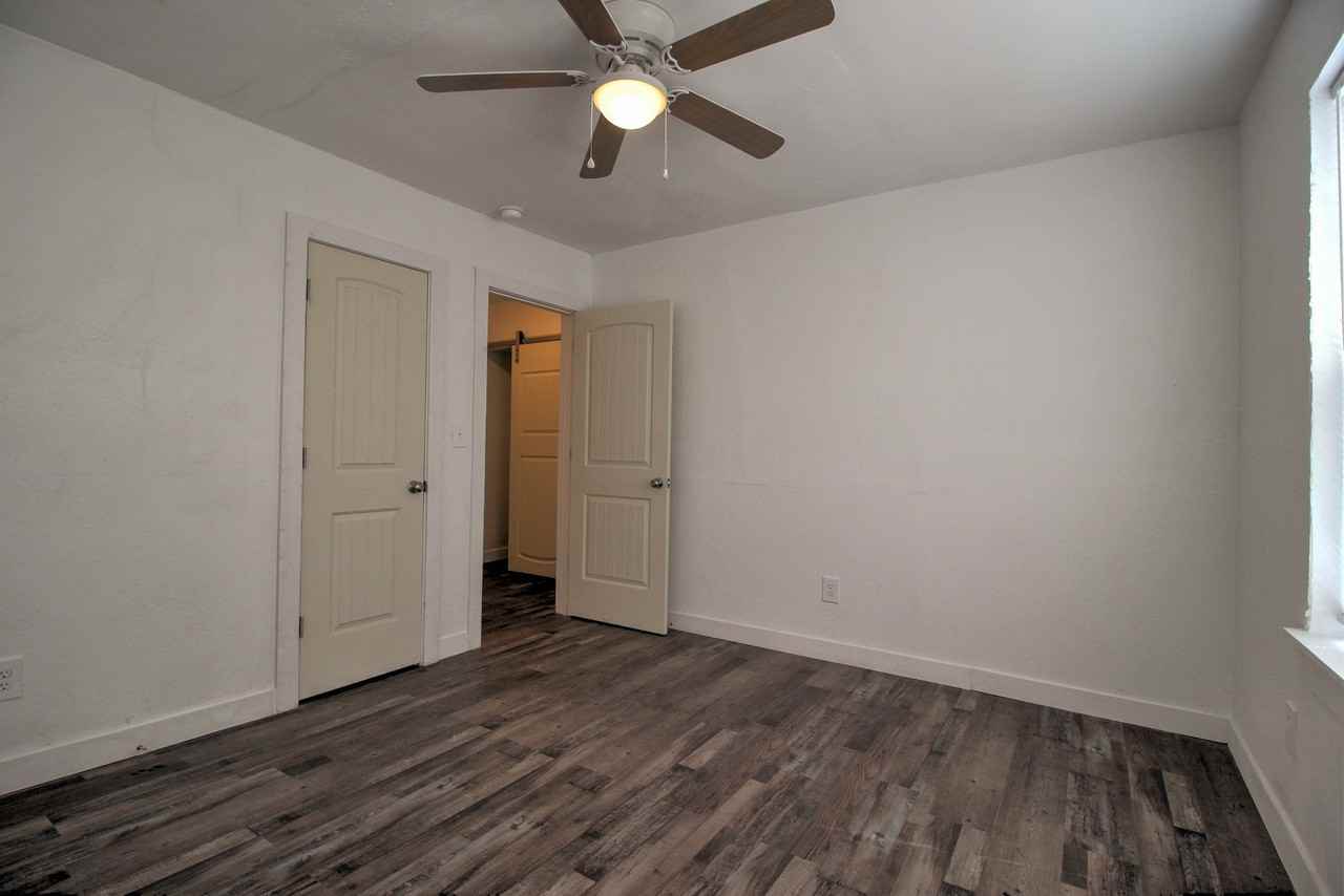 1004 Ne 19th St #1 - Photo 3 of 8