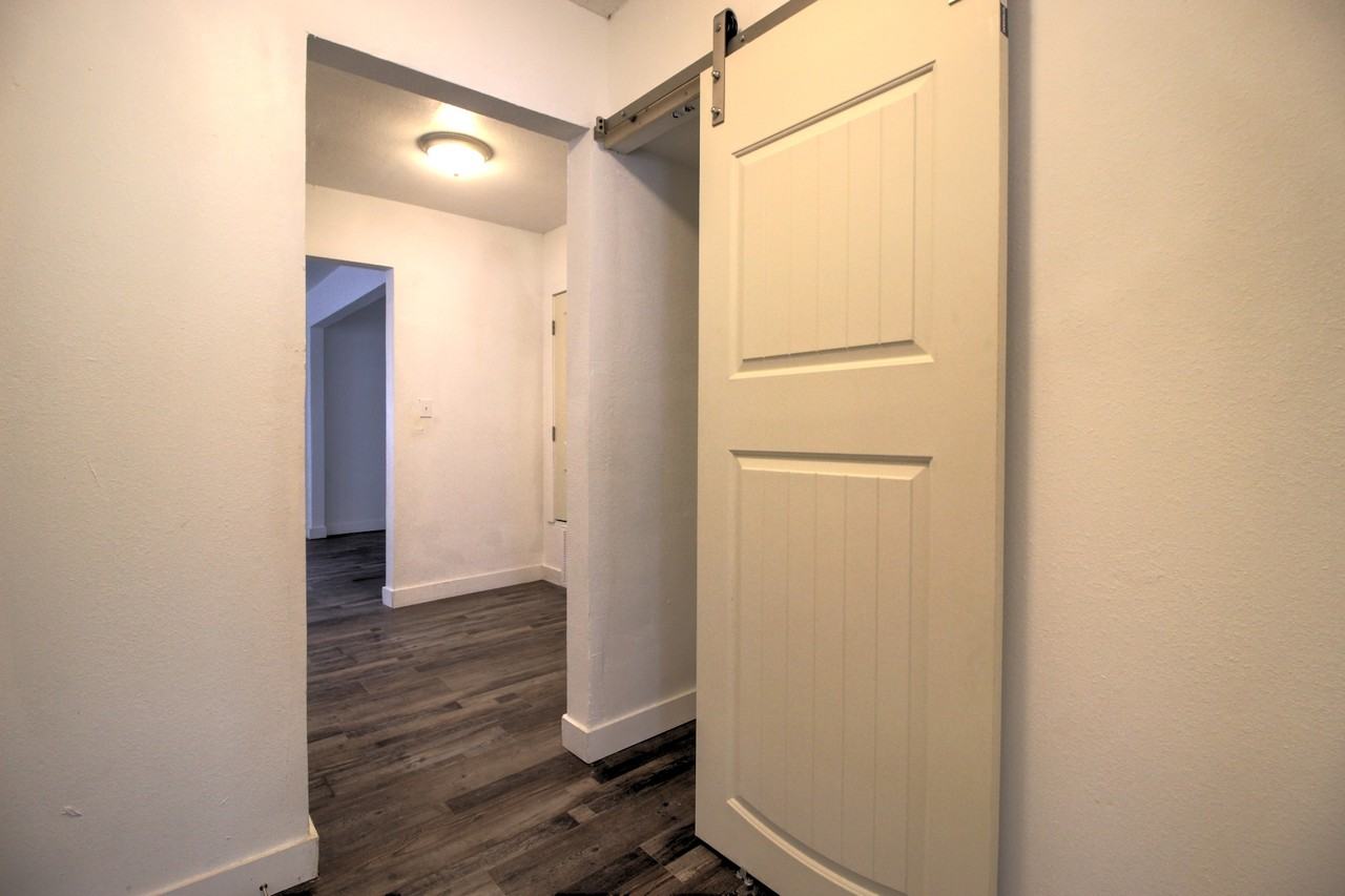 1004 Ne 19th St #1 - Photo 5 of 8