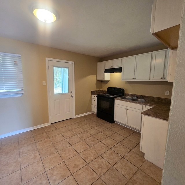 1300 Best Dr #1 - Photo 3 of 7