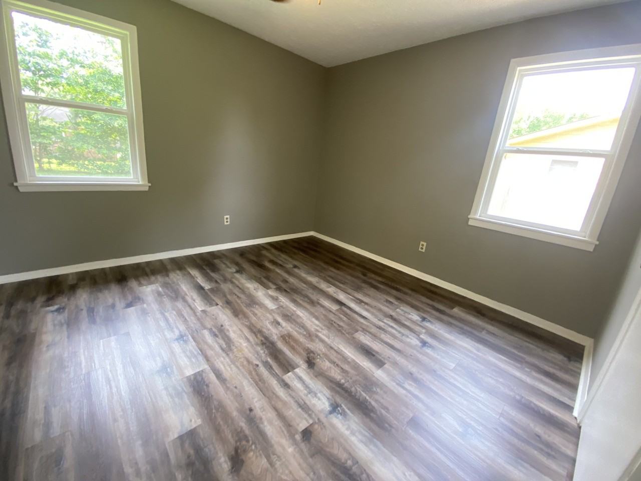 122 Young St #1 - Photo 5 of 8